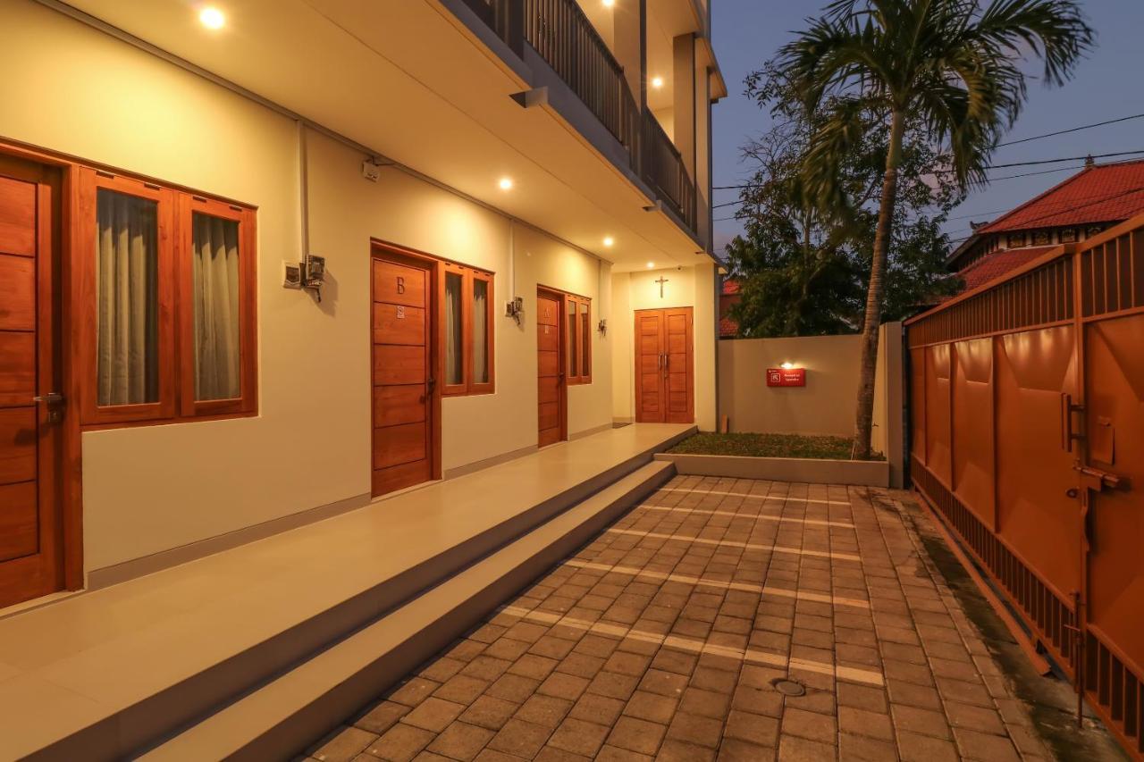Oyo 1200 Kencana Residence Jimbaran Extérieur photo