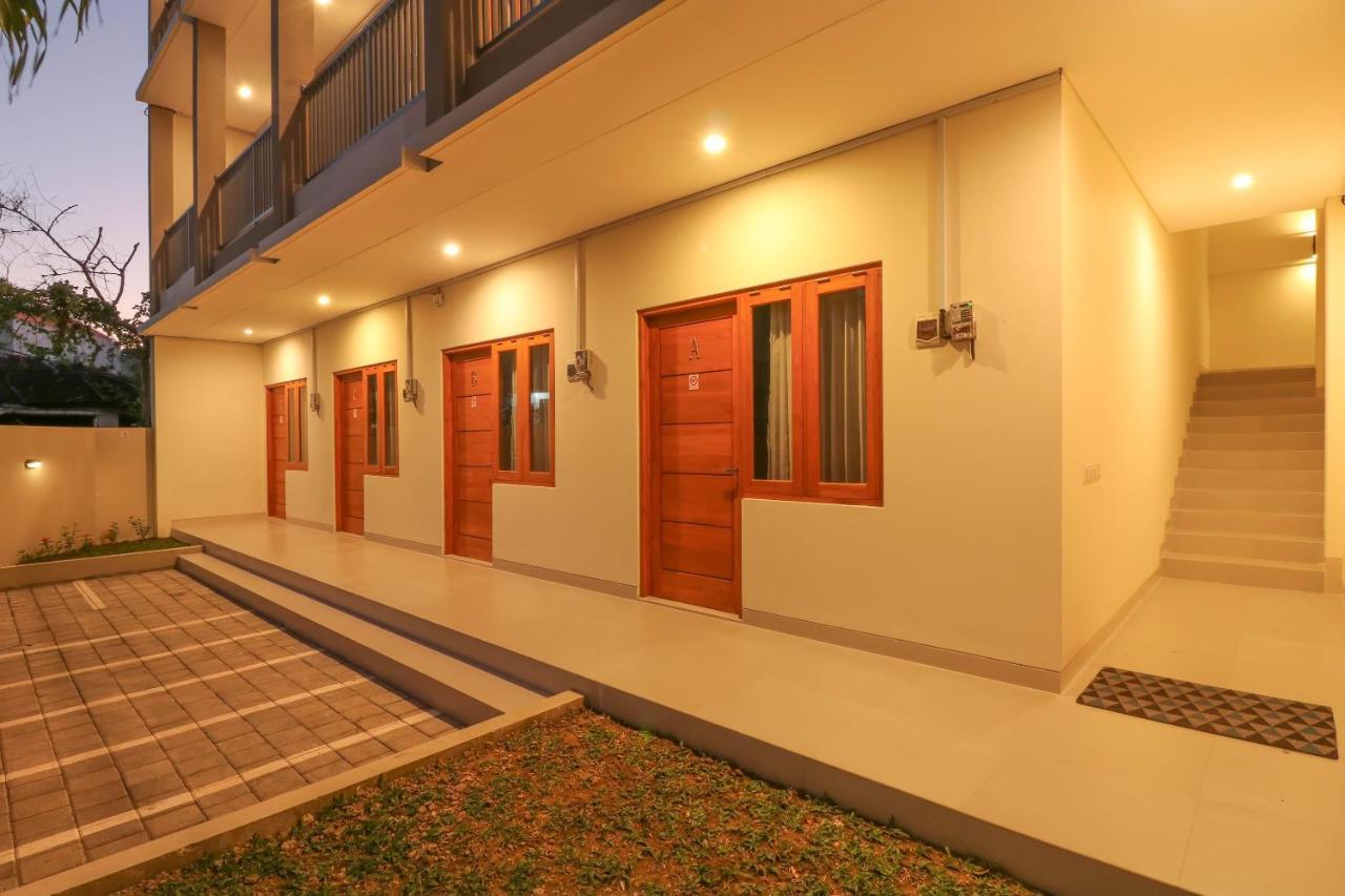 Oyo 1200 Kencana Residence Jimbaran Extérieur photo