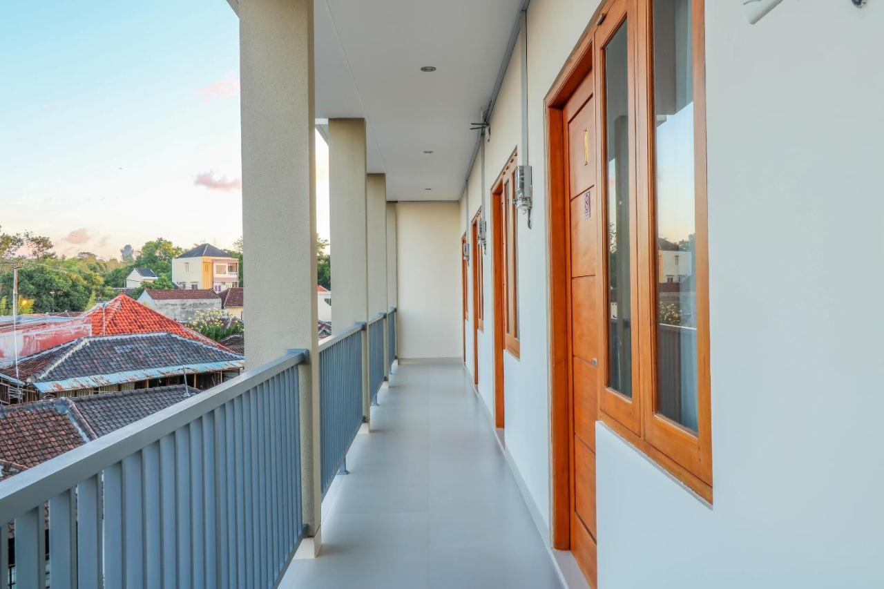 Oyo 1200 Kencana Residence Jimbaran Extérieur photo
