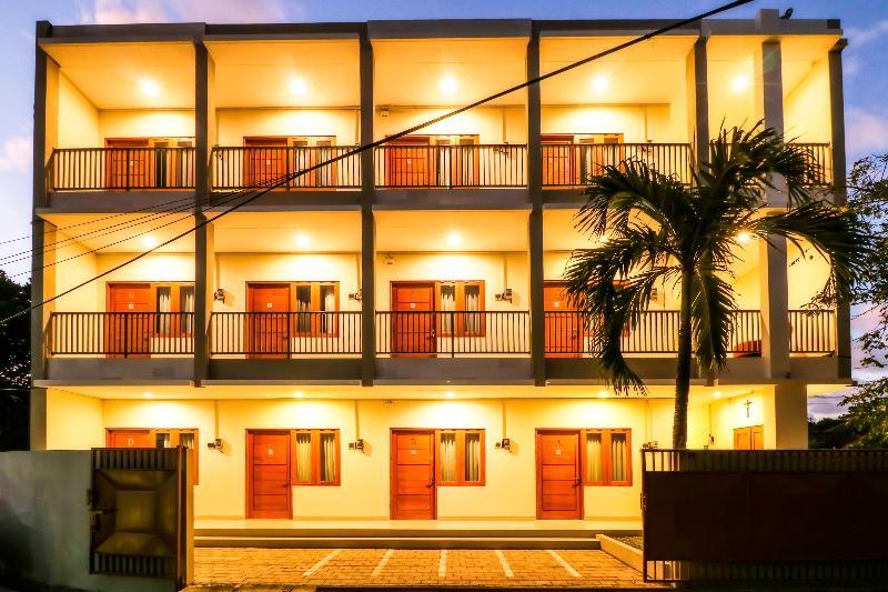 Oyo 1200 Kencana Residence Jimbaran Extérieur photo